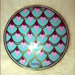 Tarte new eyeshadow palette 8 complimentary shades